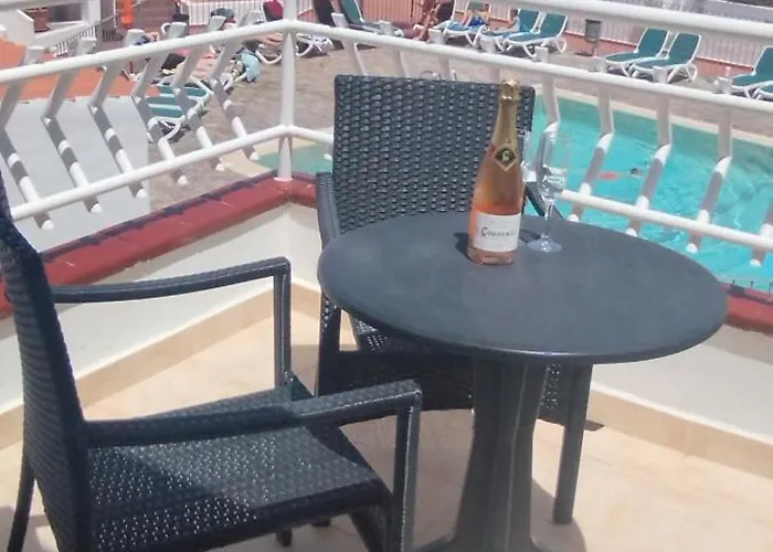 Cozy And Confortable Flat Into Quit Area Los Cristianos (Tenerife)